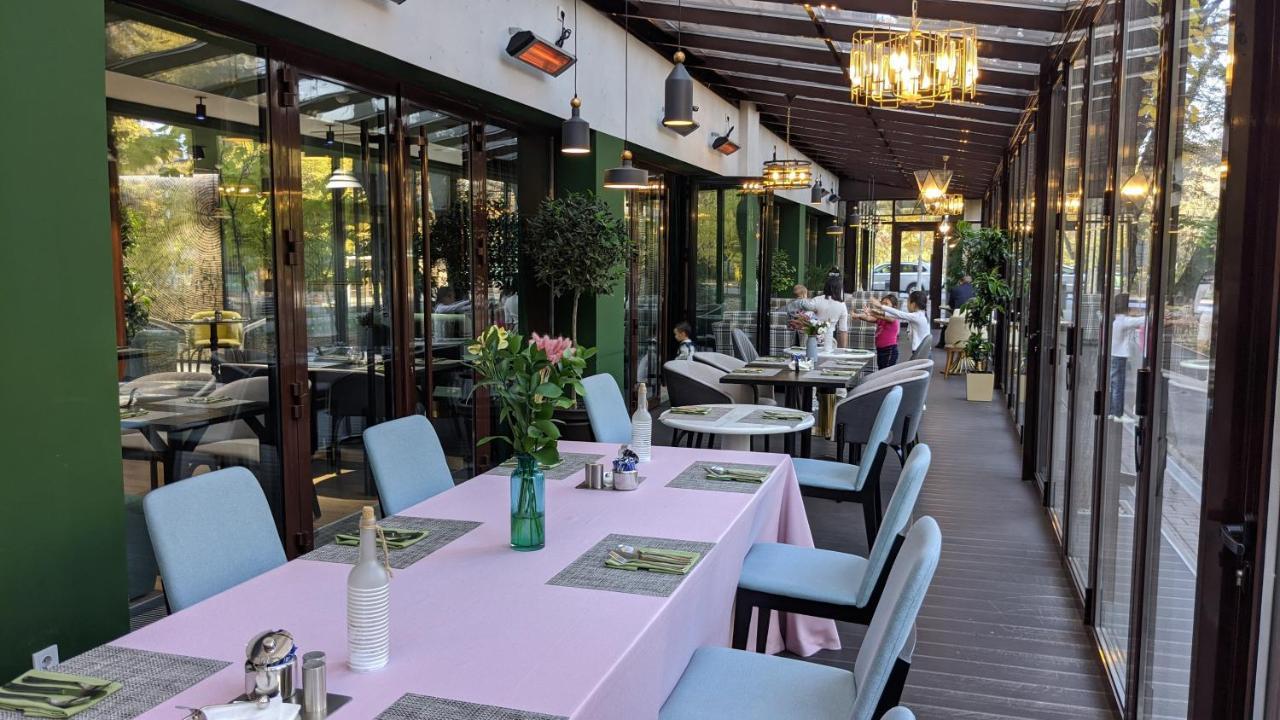 Kazzhol Park Hotel Almaty Exterior foto