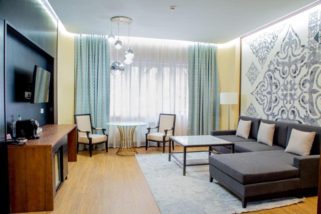Kazzhol Park Hotel Almaty Exterior foto